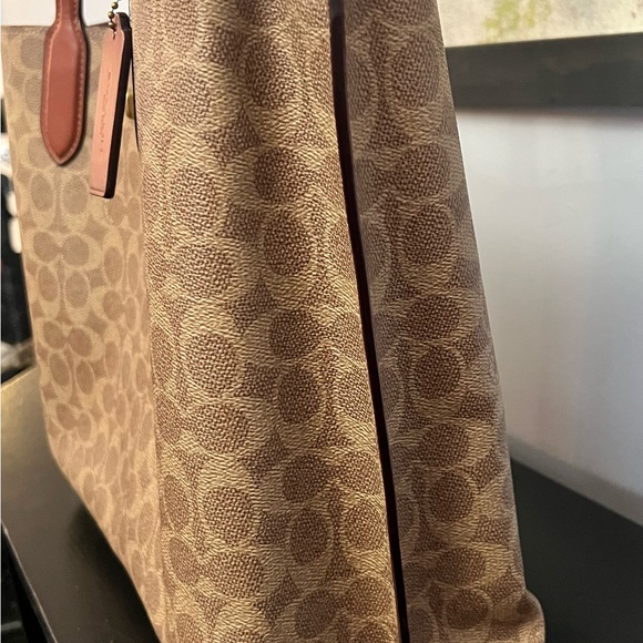 Coach Willow Brown Signature Tote Bag - Picture 7 of 13